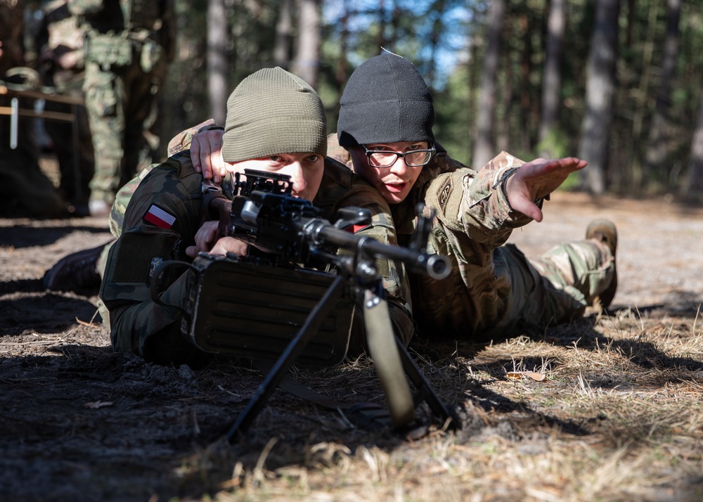 Paratroopers train with their Polish Allies during combined training event