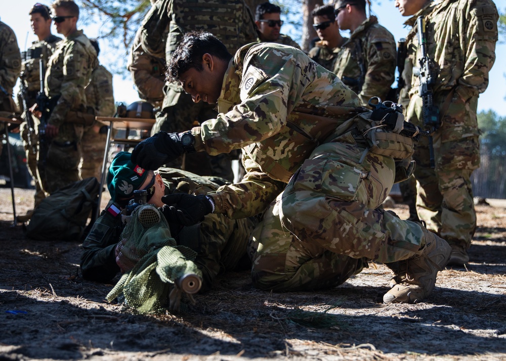 Paratroopers train with their Polish Allies during combined training event