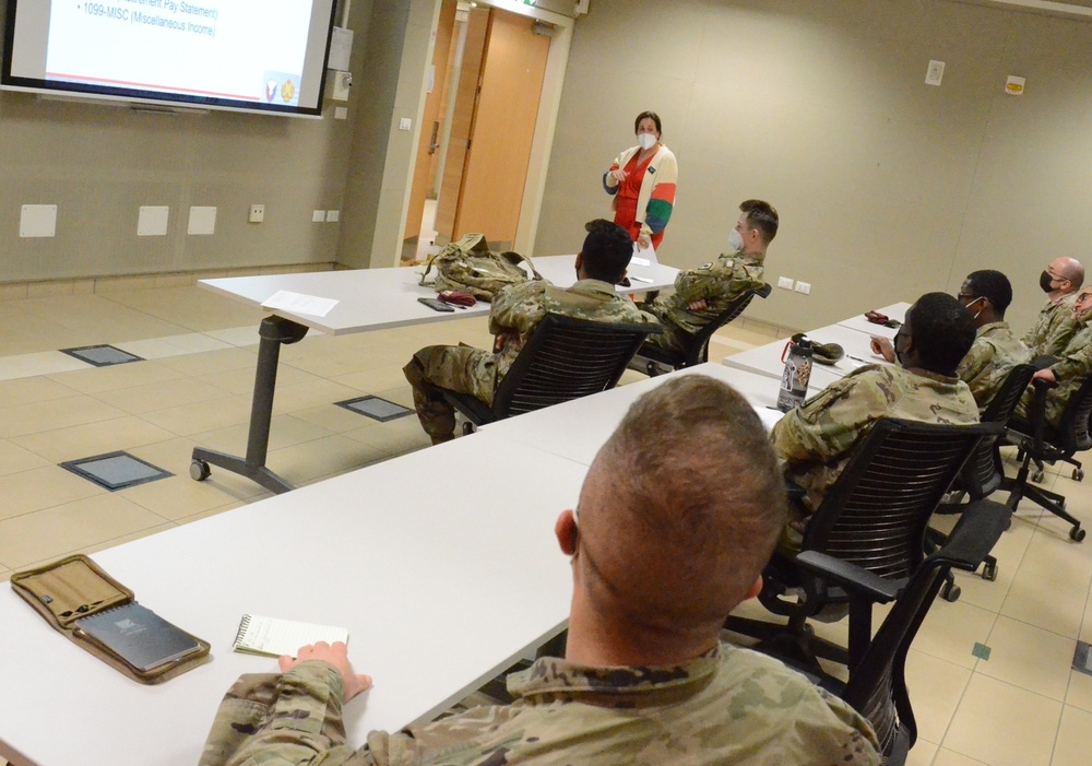 Soldiers gain tax tips from Army Community Service