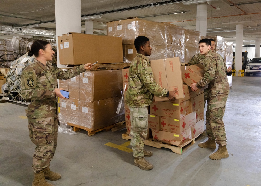 Paratroopers assist USAID with delivery of humanitarian assistance items