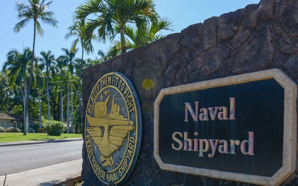 Naval Shipyard Community Sign (Zone C3)