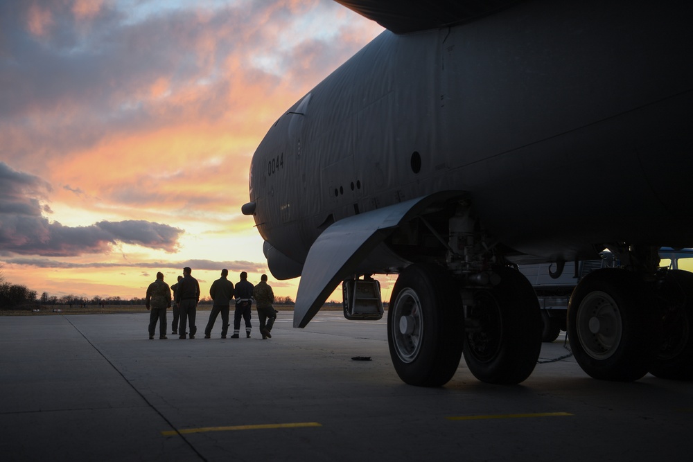 DVIDS - Images - Bomber Task Force - Europe 22-2 [Image 6 Of 12]