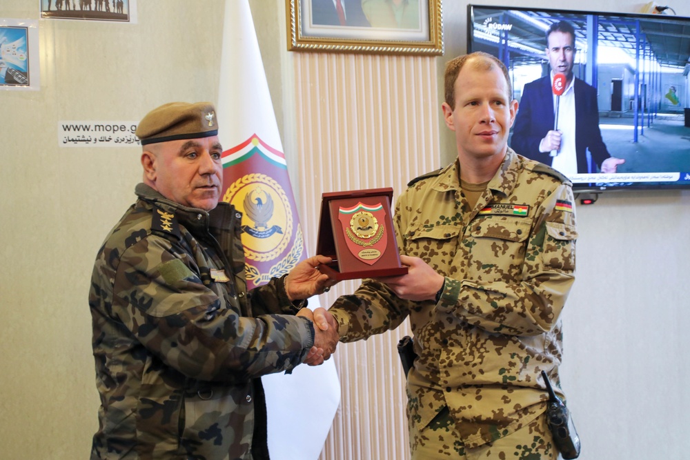 Inherent Resolve military advisory group meet with Peshmerga forces [1 of 5]