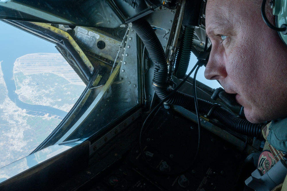 340th EARS fuels up F-16s