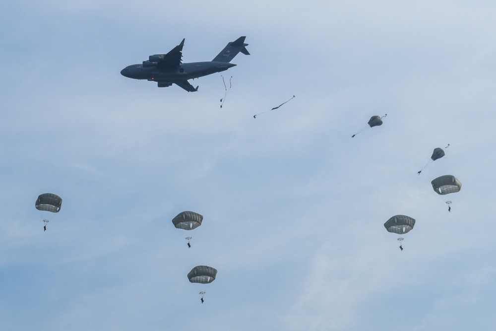 Spartans and Thai Paratroopers Jump into Cobra Gold 22