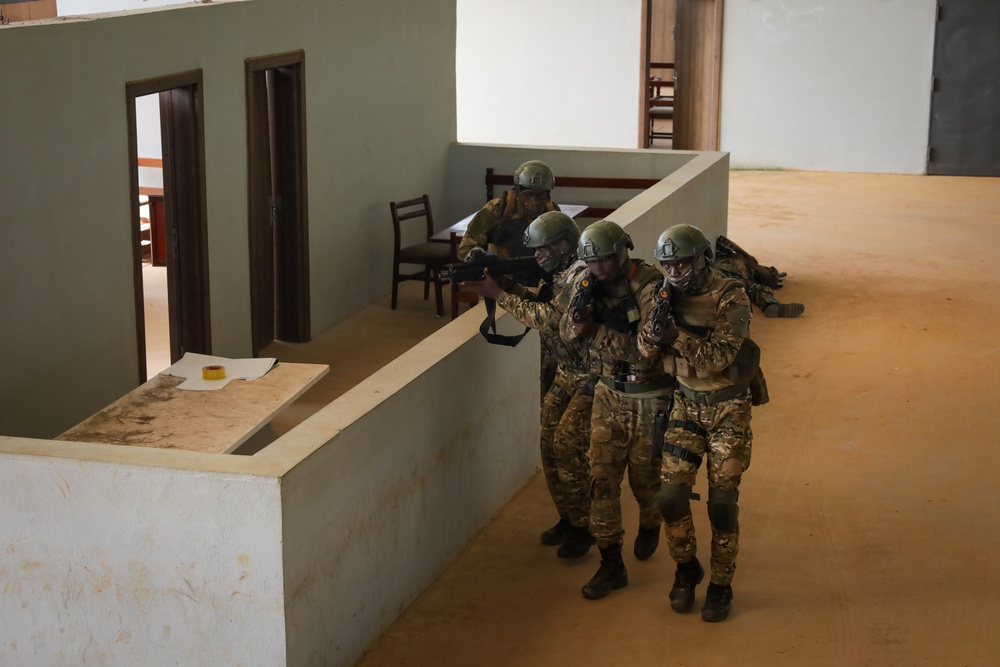 Côte d'Ivoire Special Forces Soldiers: Raid