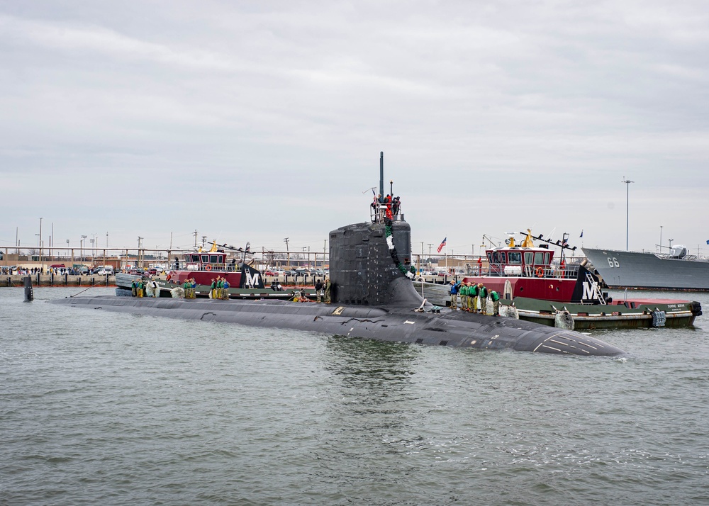 USS Washington Returns from Deployment