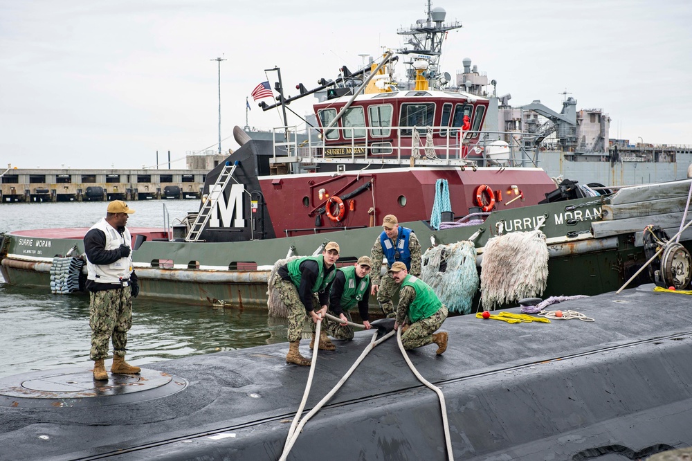 USS Washington Returns from Deployment