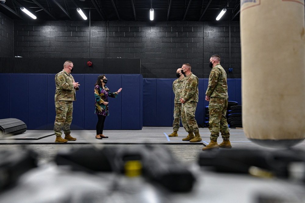 910th hosts AFRC director of staff