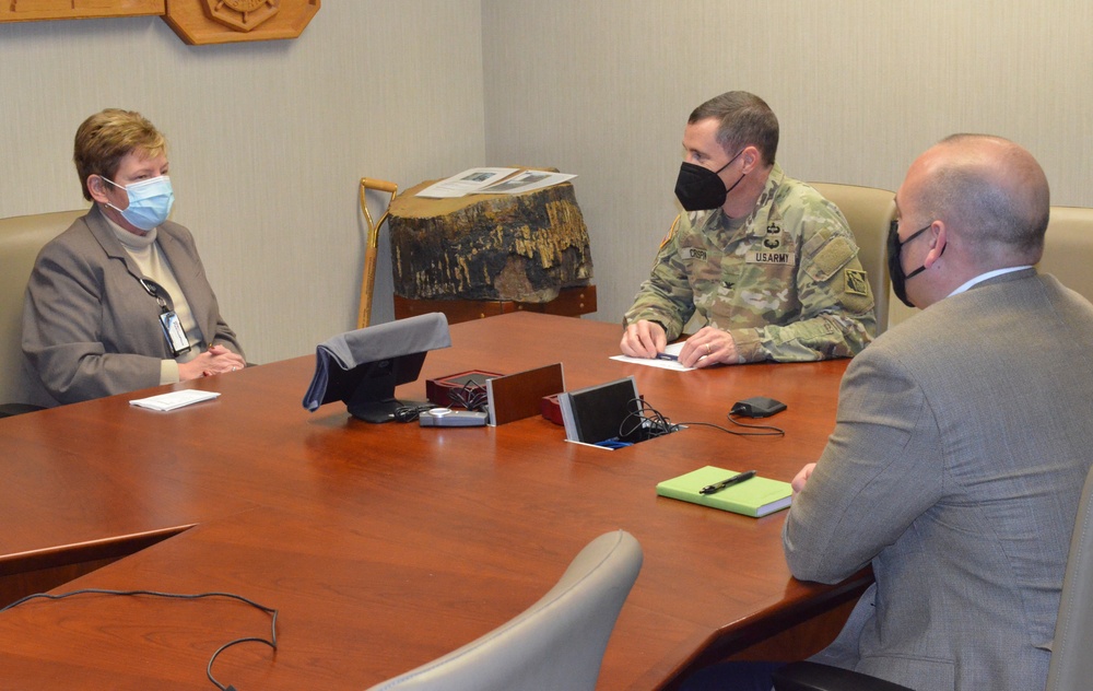 Louisville VA medical center director visits USACE commander for meet and greet