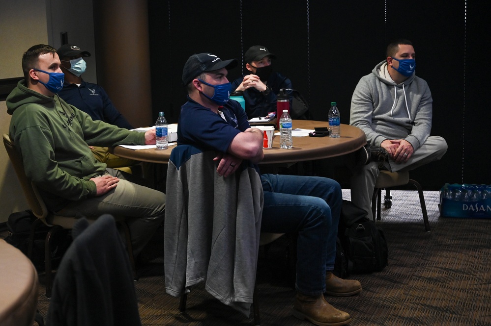 YARS hosts 311th RCS recruiter meeting