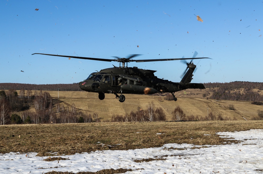 82nd Airborne Division conducts cold load training with Polish Allies