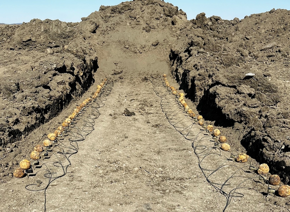 Explosive Ordnance Disposal Soldiers destroy more than 250 cannon balls in Pennsylvania