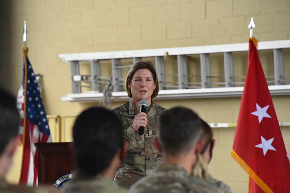 USSOUTHCOM Commander visits Soto Cano Air Base