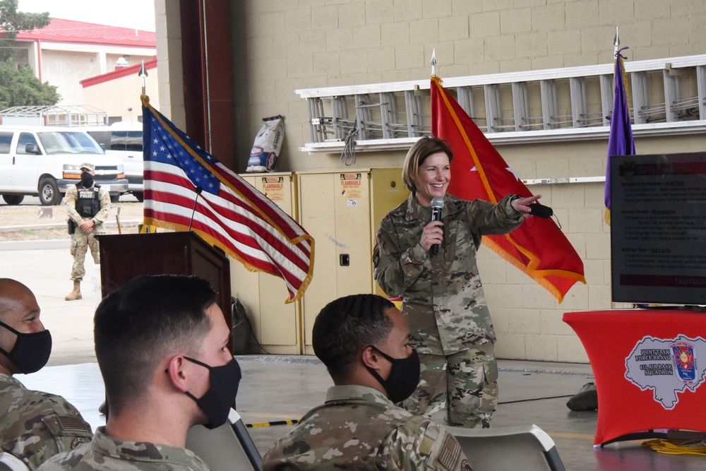 USSOUTHCOM Commander visits Soto Cano Air Base