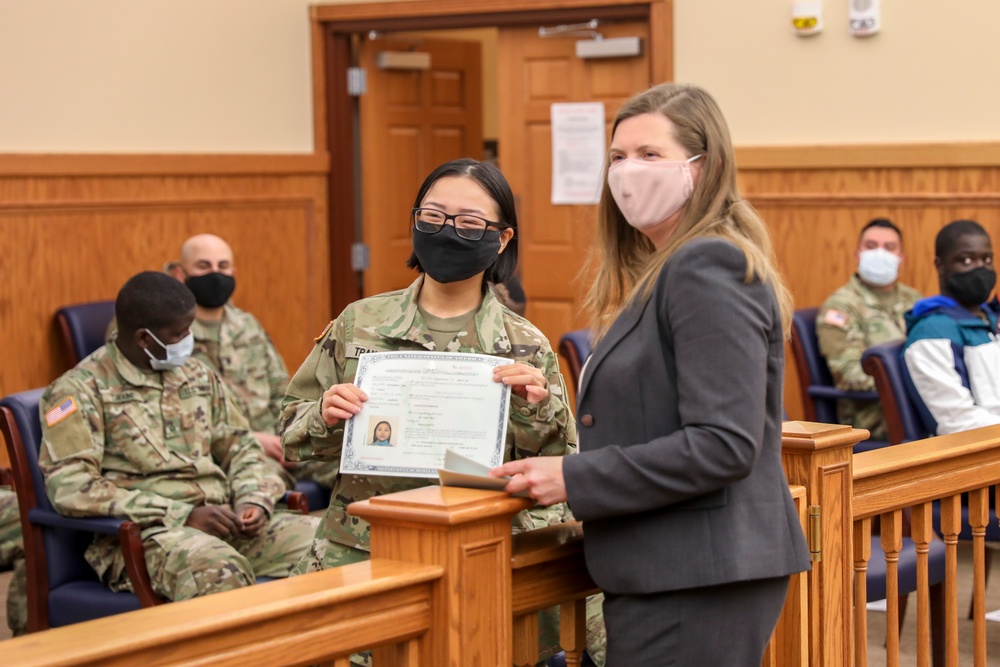 1ID Soldiers Become U.S. Citizens during Naturalization Ceremony