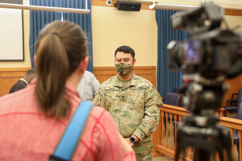 1ID Soldiers Become U.S. Citizens during Naturalization Ceremony