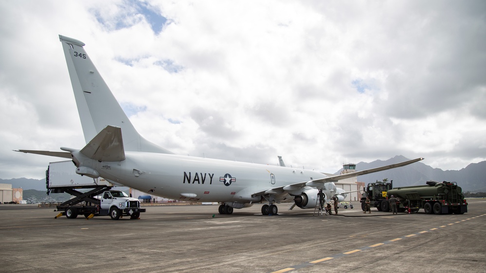 MWSS-174 Performs a Refueling of a U.S. Navy P-8 Poseidon Aircraft