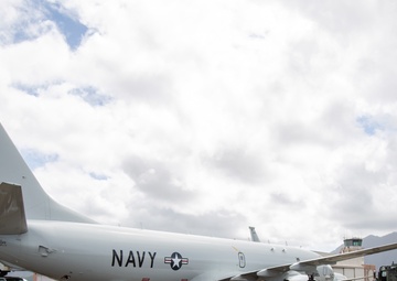 MWSS-174 Performs a Refueling of a U.S. Navy P-8 Poseidon Aircraft
