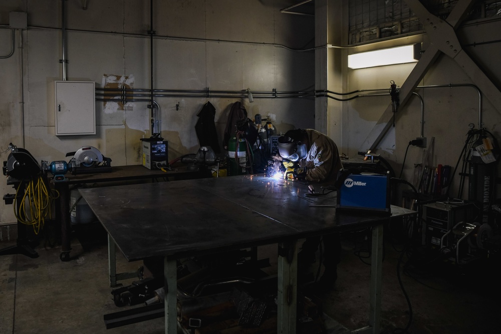 Chief Hull Maintenance Technician Teaches Welding Class