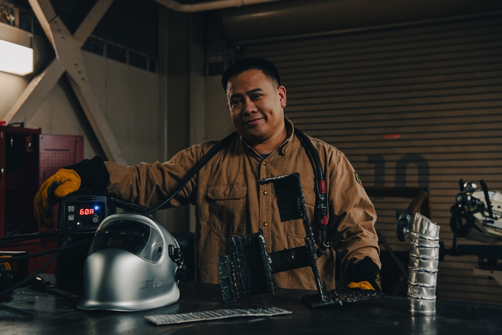 Chief Hull Maintenance Technician Teaches Welding Class