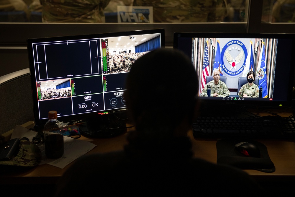 CSAF &amp; CMSAF meet with U.S. forces in Japan on virtual all-call