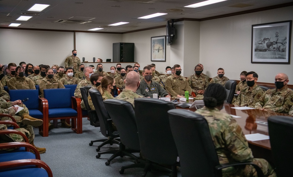 CSAF &amp; CMSAF meet with U.S. forces in Japan on virtual all-call