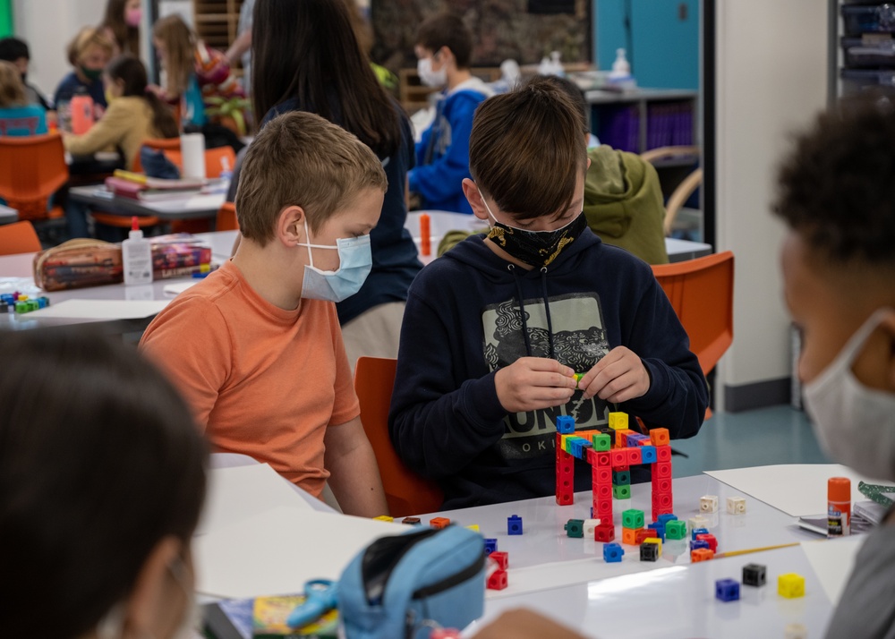 ENGINEERING WEEK WITH CFAO SAILORS AND STUDENTS AT BOB HOPE ELEMENTARY