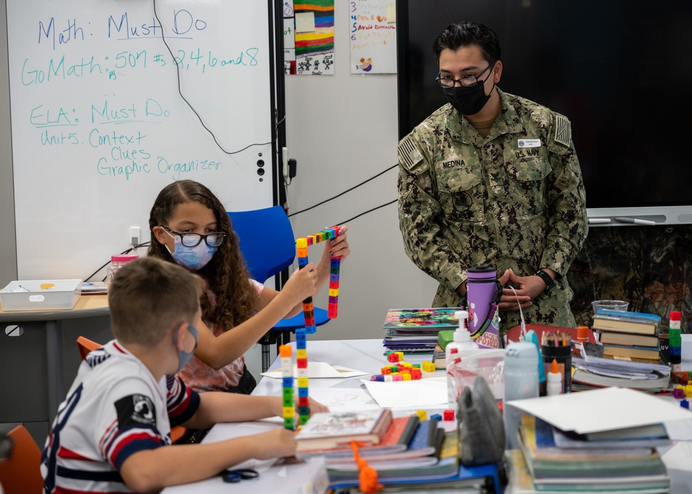 ENGINEERING WEEK WITH CFAO SAILORS AND STUDENTS AT BOB HOPE ELEMENTARY