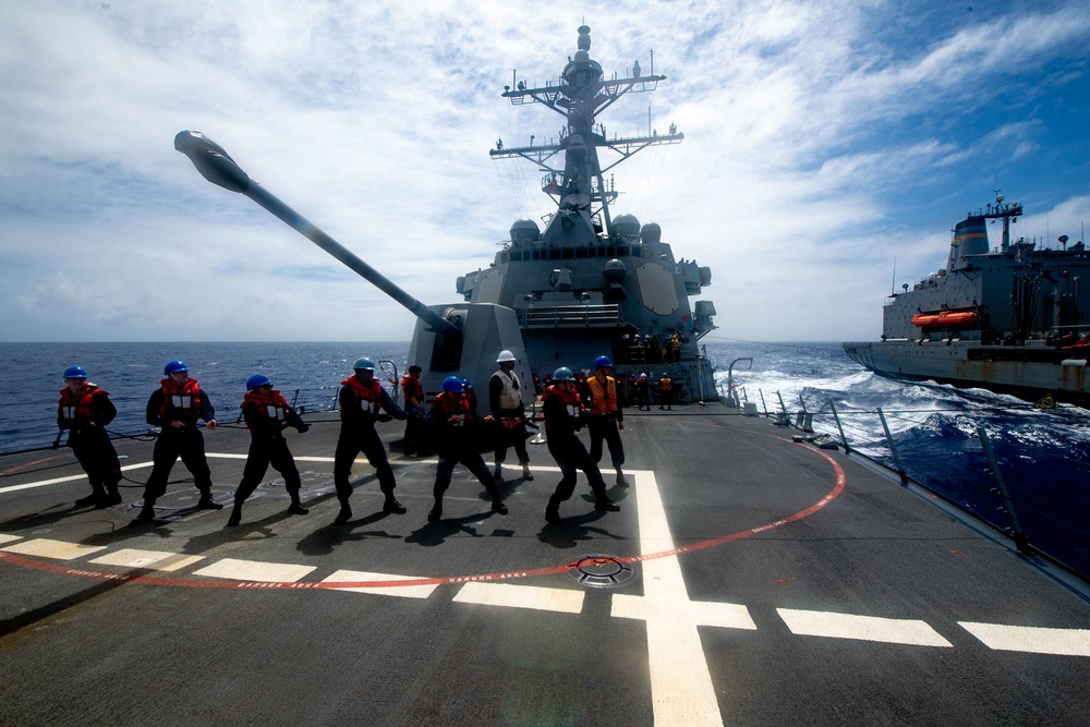 Spruance conducts RAS with USNS John Ericsson