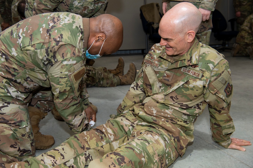 514th Commander Trains Casualty Care