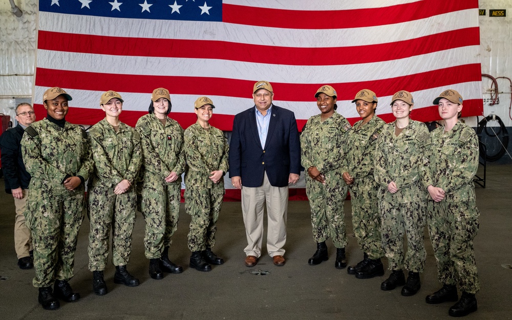 SECNAV visits Norfolk