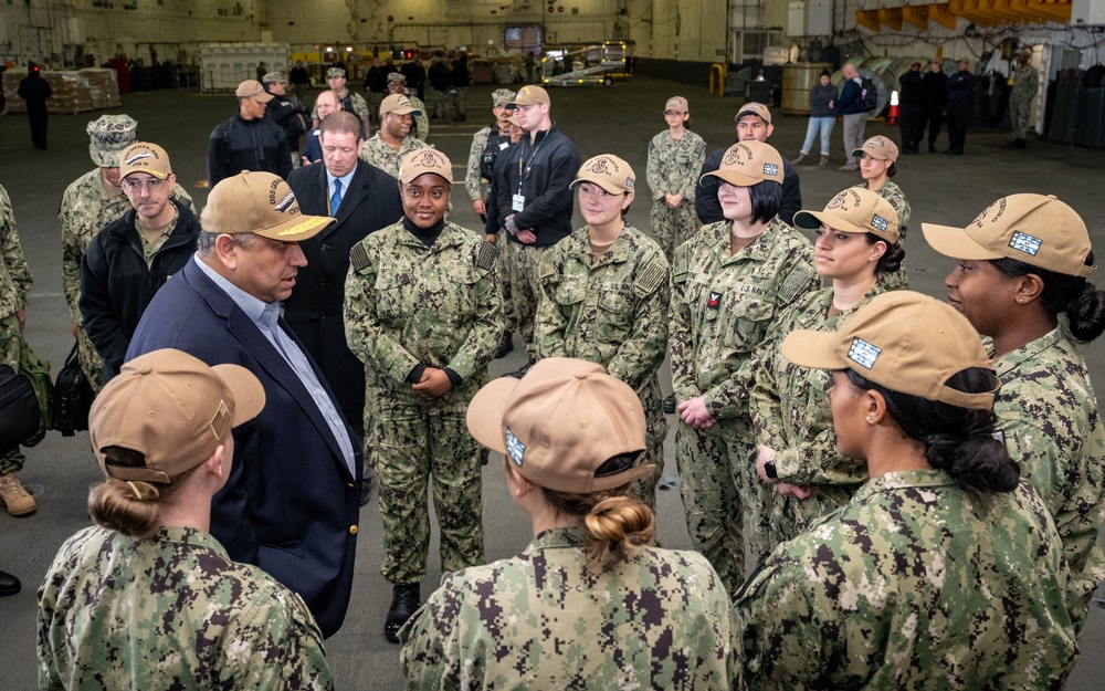 SECNAV visits Norfolk