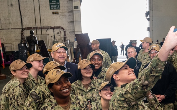 SECNAV visits Norfolk