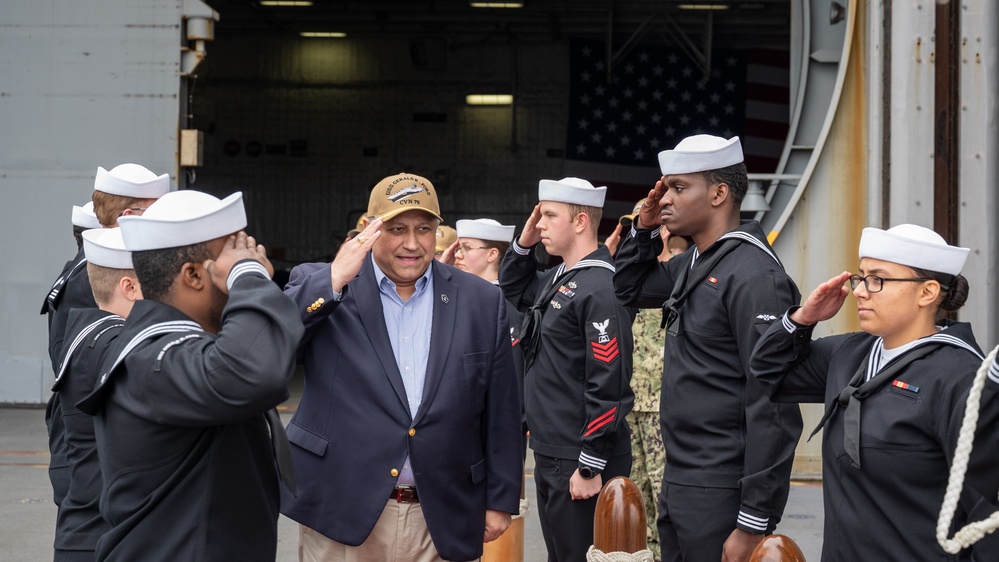 SECNAV visits Norfolk