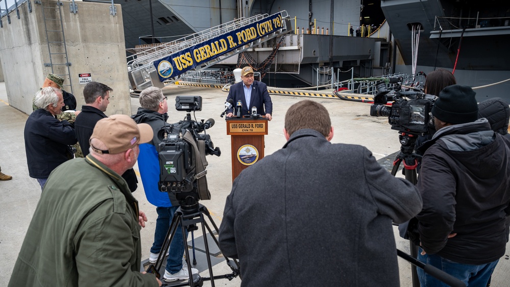 SECNAV visits Norfolk