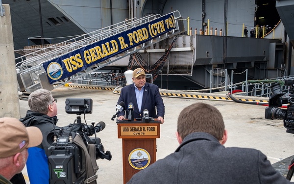 SECNAV visits Norfolk
