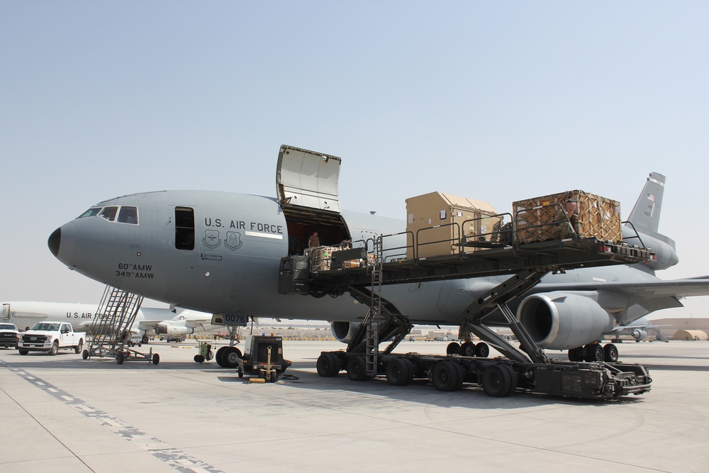 KC-10 Cargo Load Operations