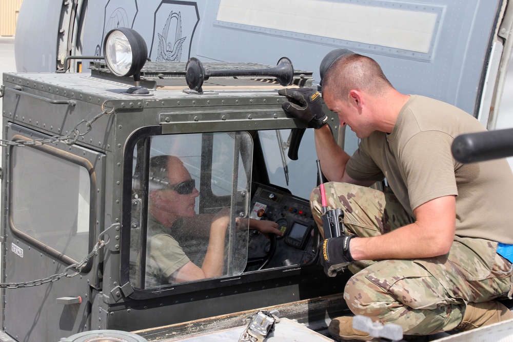 KC-10 Cargo Load Operations