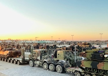 Summit sets way ahead for Army Prepositioned Stocks