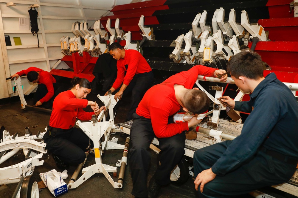 Abraham Lincoln Sailors conduct maintenance