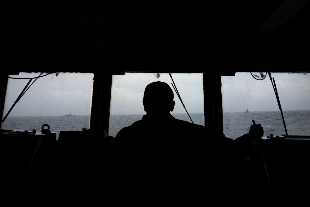 USS The Sullivans (DDG 68) - Dynamic Guard Gunnery Exercise