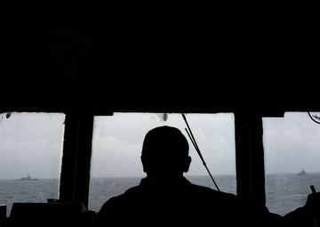 USS The Sullivans (DDG 68) - Dynamic Guard Gunnery Exercise