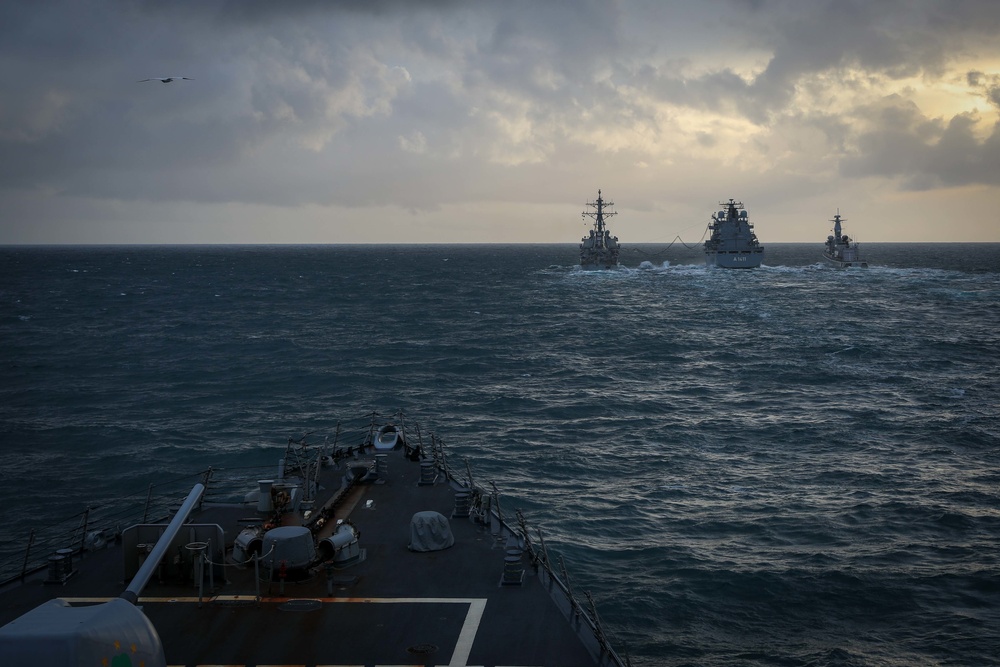 USS The Sullivans (DDG 68) - Dynamic Guard Exercise