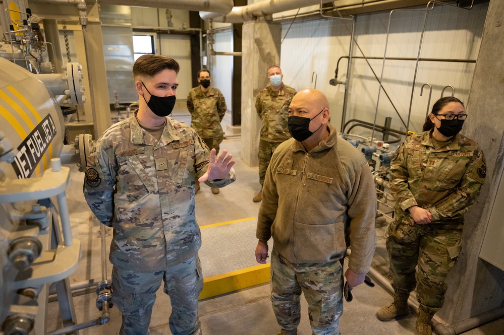 DLA Energy commander meets with 436th LRS POL Airmen