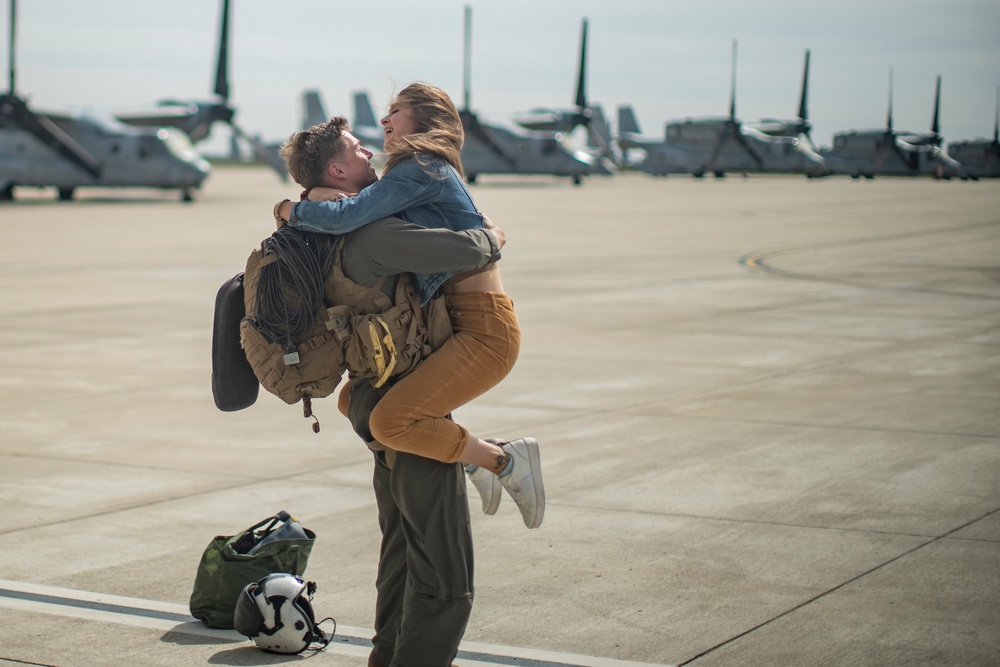 VMM-165 (Rein.), 11th MEU, returns from Western Pacific 21.2 deployment