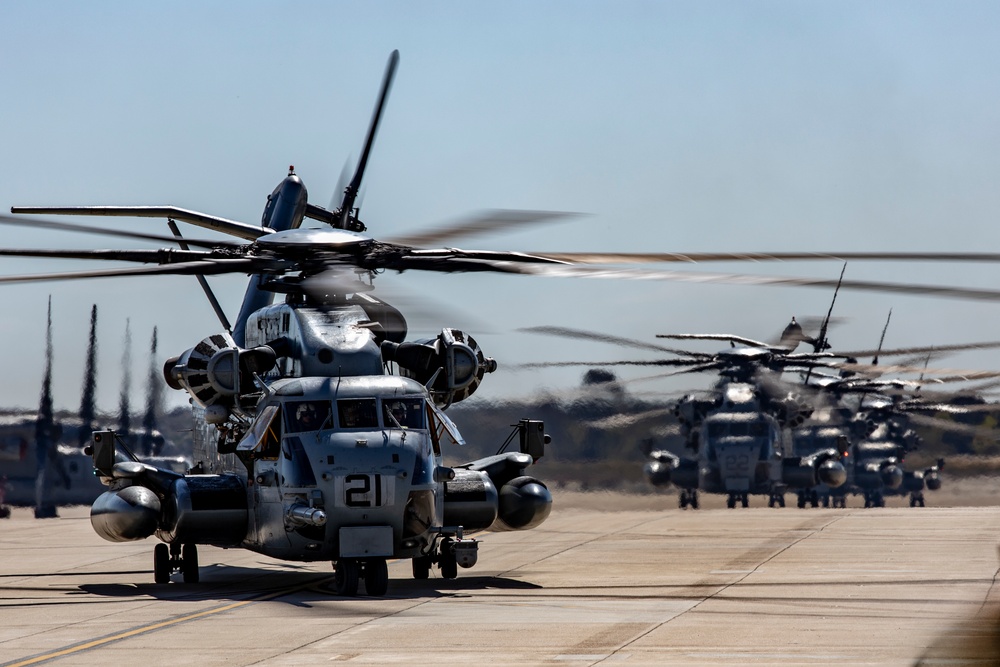 VMM-165 (Rein.), 11th MEU, returns from Western Pacific 21.2 deployment