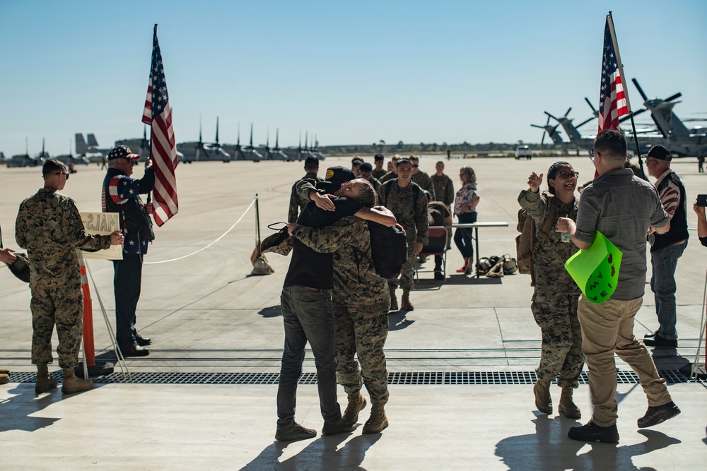 VMM-165 (Rein.), 11th MEU, returns from Western Pacific 21.2 deployment