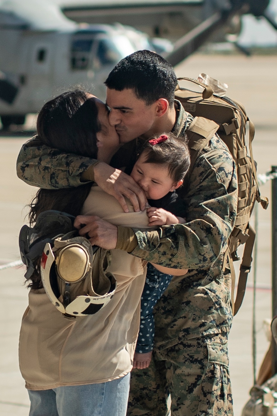 VMM-165 (Rein.), 11th MEU, returns from Western Pacific 21.2 deployment