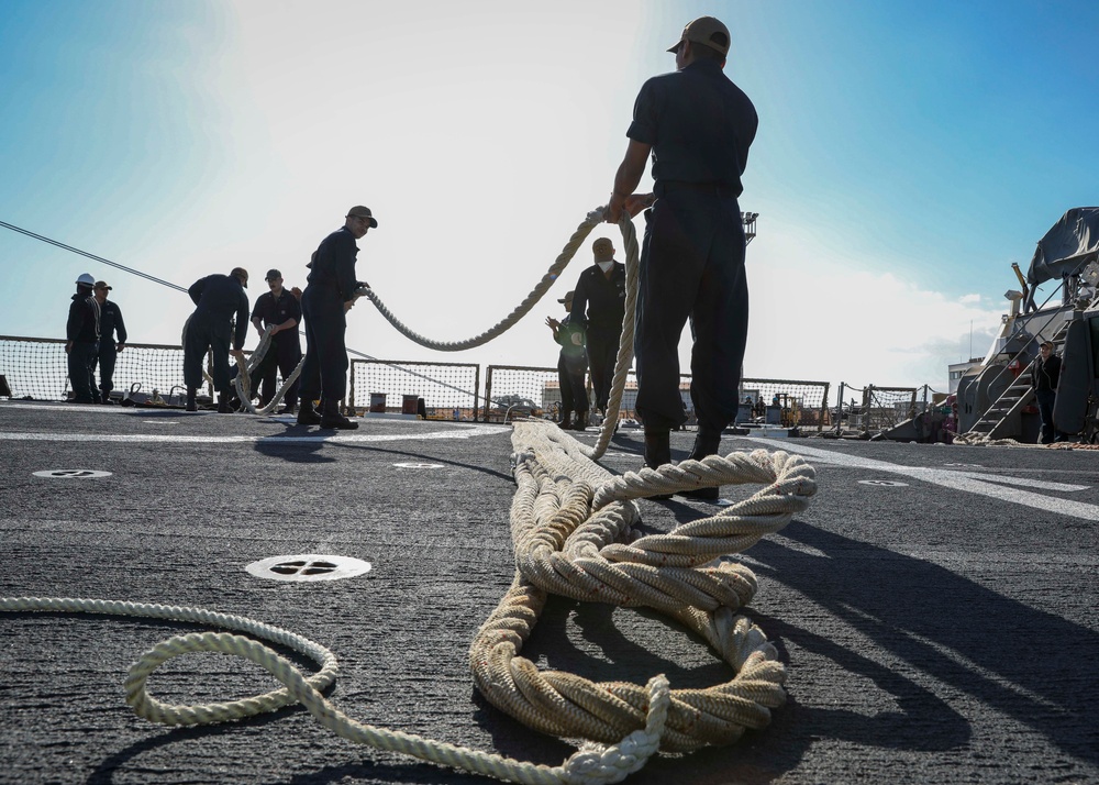 USS Porter (DDG 78) Departing